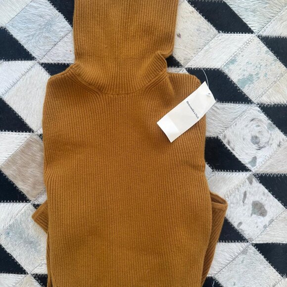 A&F NTW Turtleneck Bodysuit - Picture 4 of 4